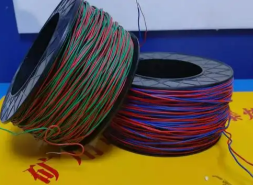 平顺放炮线的主要材质有哪些？不同材质的适用场景有何区别？